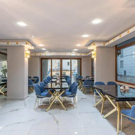 Safari Hotel 3*